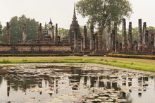 Wat Mahathat Reflected
