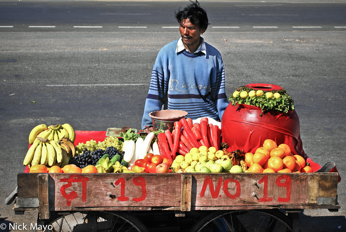 A fruit vendor in Jaipur.