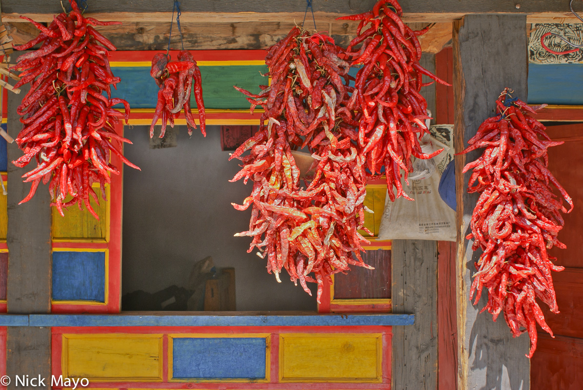 Chillies drying at the Gyarong Tibetan village of Balang.