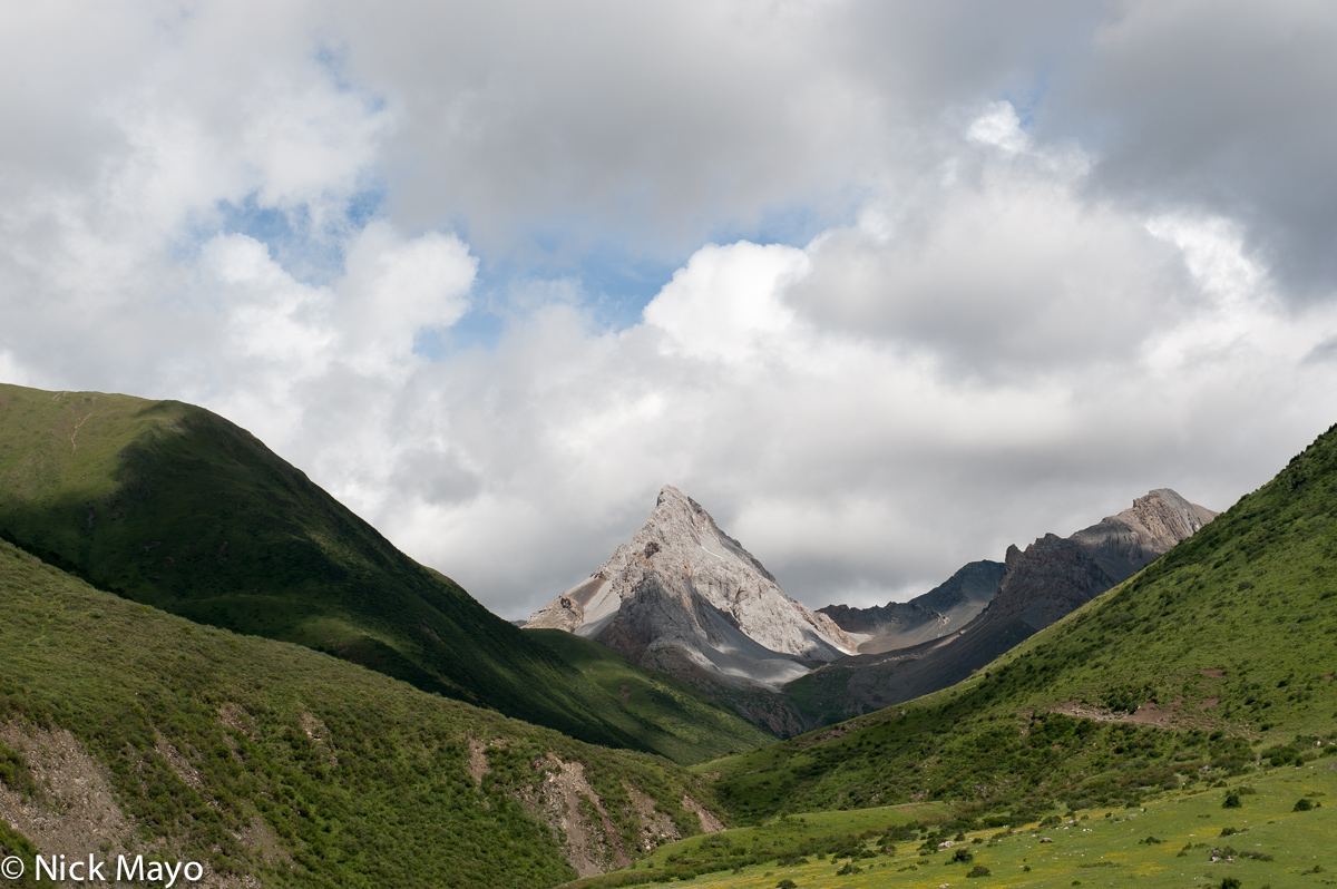 A bare peak in the mountain range south of Kandze.