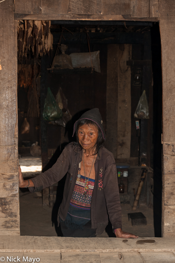 An older Akha Erpa (Hani) woman in the village of Ban Shapiew.