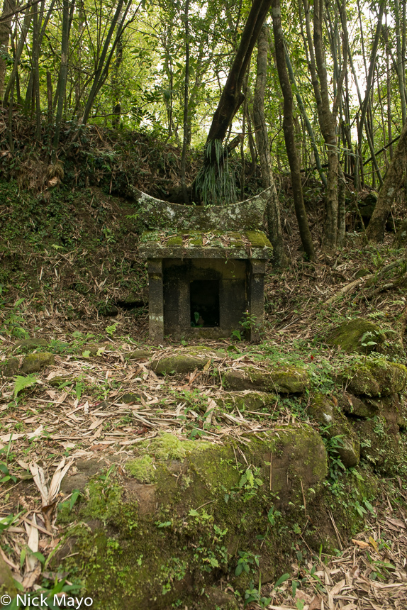 An earth god shrine near the village of Taiping.