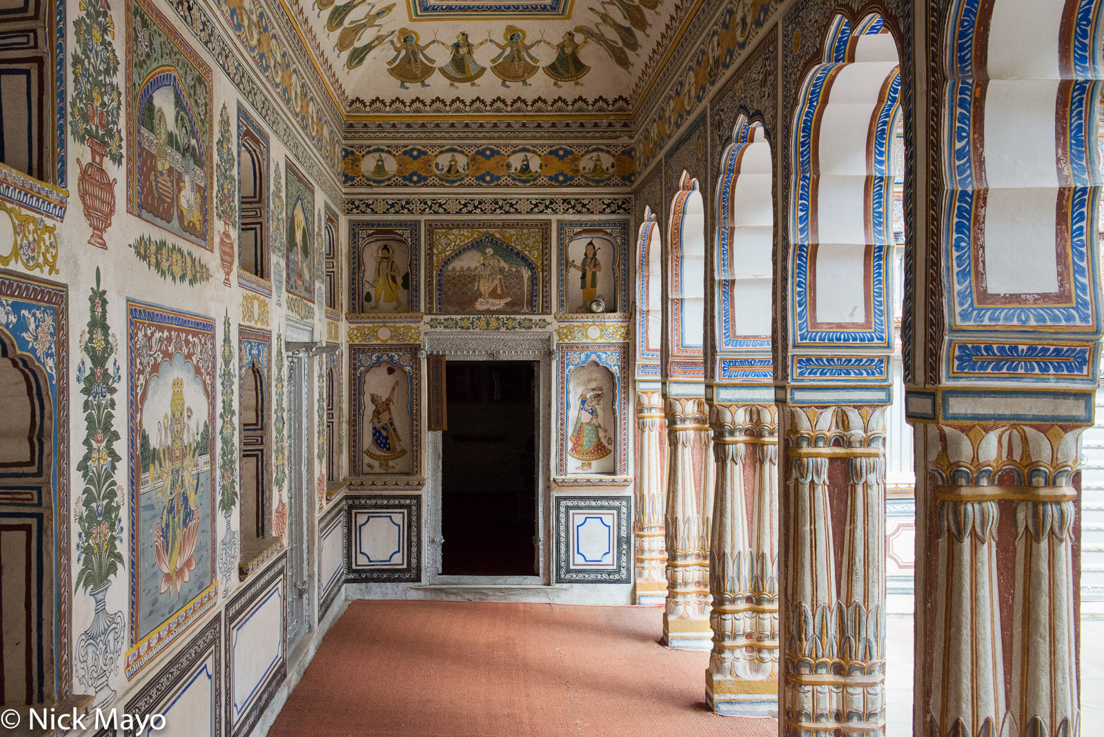 Murals on interior walls of the Podar Haveli at Nawalgarh.