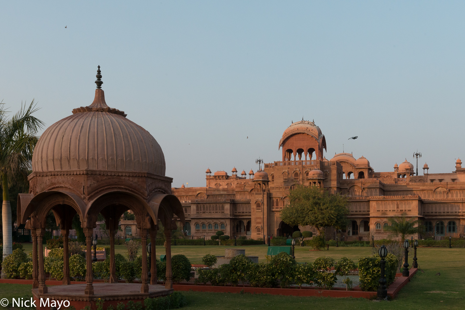 A pavillion in the grounds of the Laxmi Niwas Palace hotel at Bikaner.