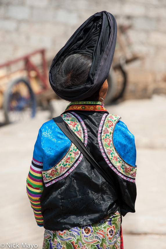 A White Hmong (Miao) woman in her traditional turban at Kutkai.
