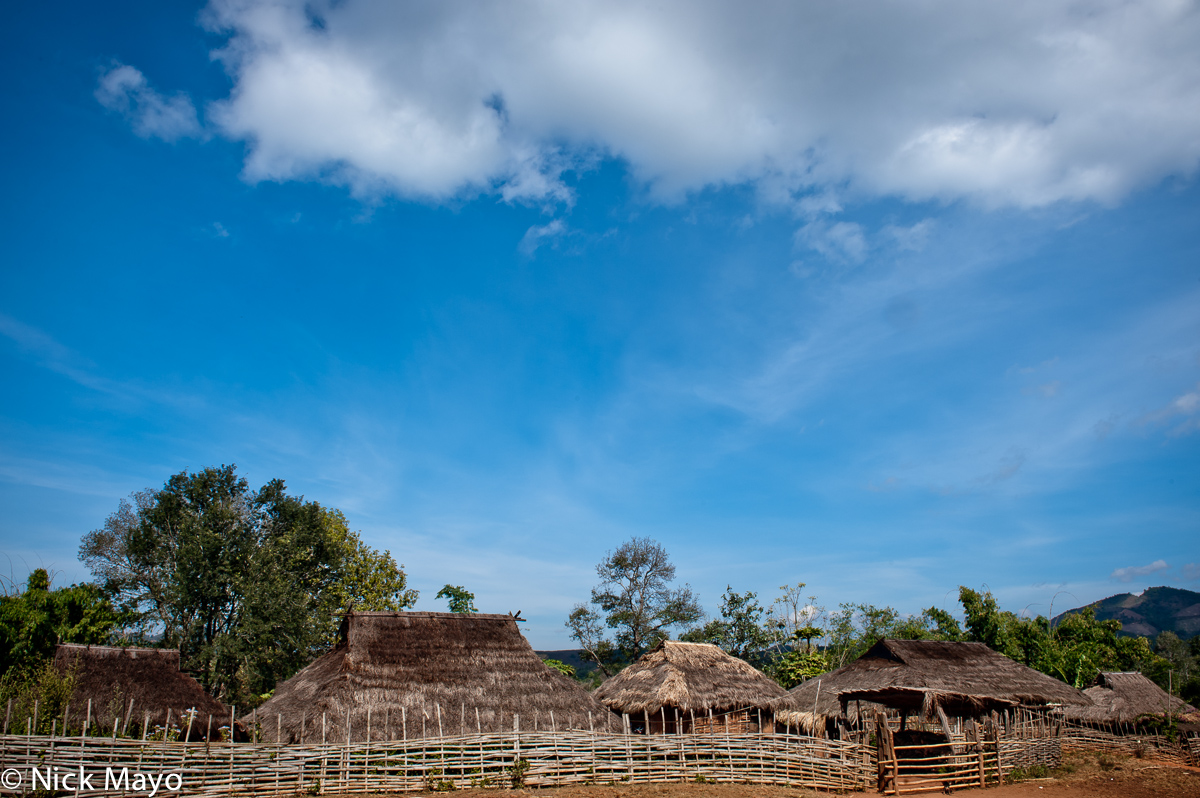 Thatched houses in the Akha village of Hoi Yang I.