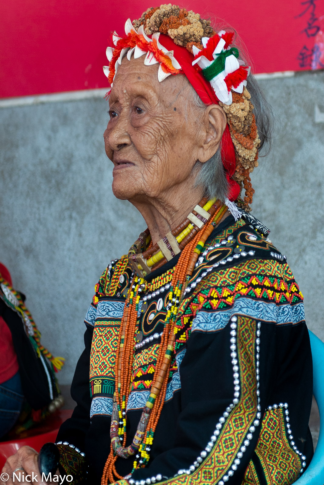 An elder Paiwan lady at a festival in Taimali in Taitung County.
