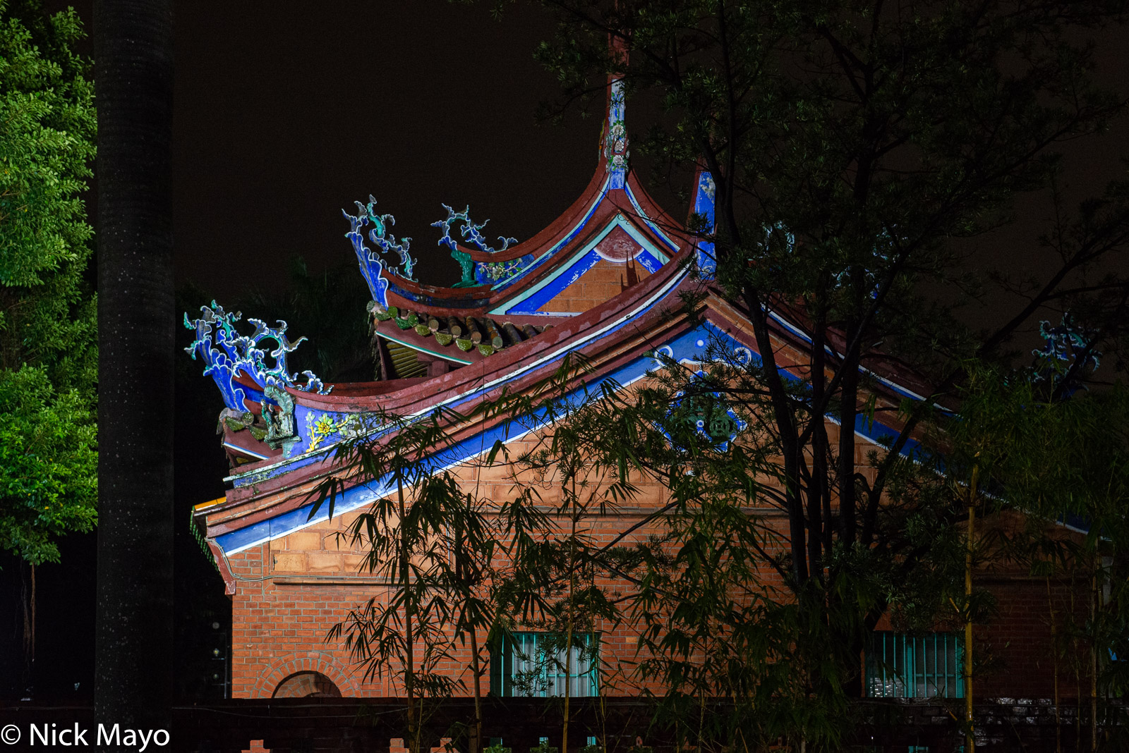 The exterior of the Taipei Confucius temple at night.