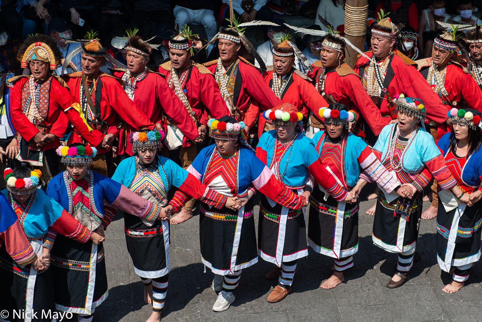 A circle dance during the Tsou Mayasvi festival at Tefuye.